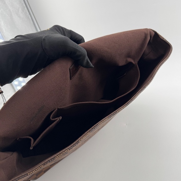 Louis Vuitton Damier Graphite Messenger Bag - Picture 13 of 16